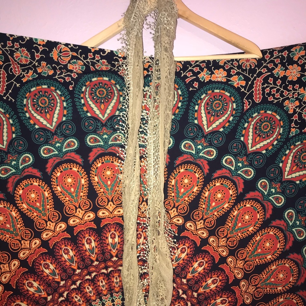 Detailed Tan Scarf